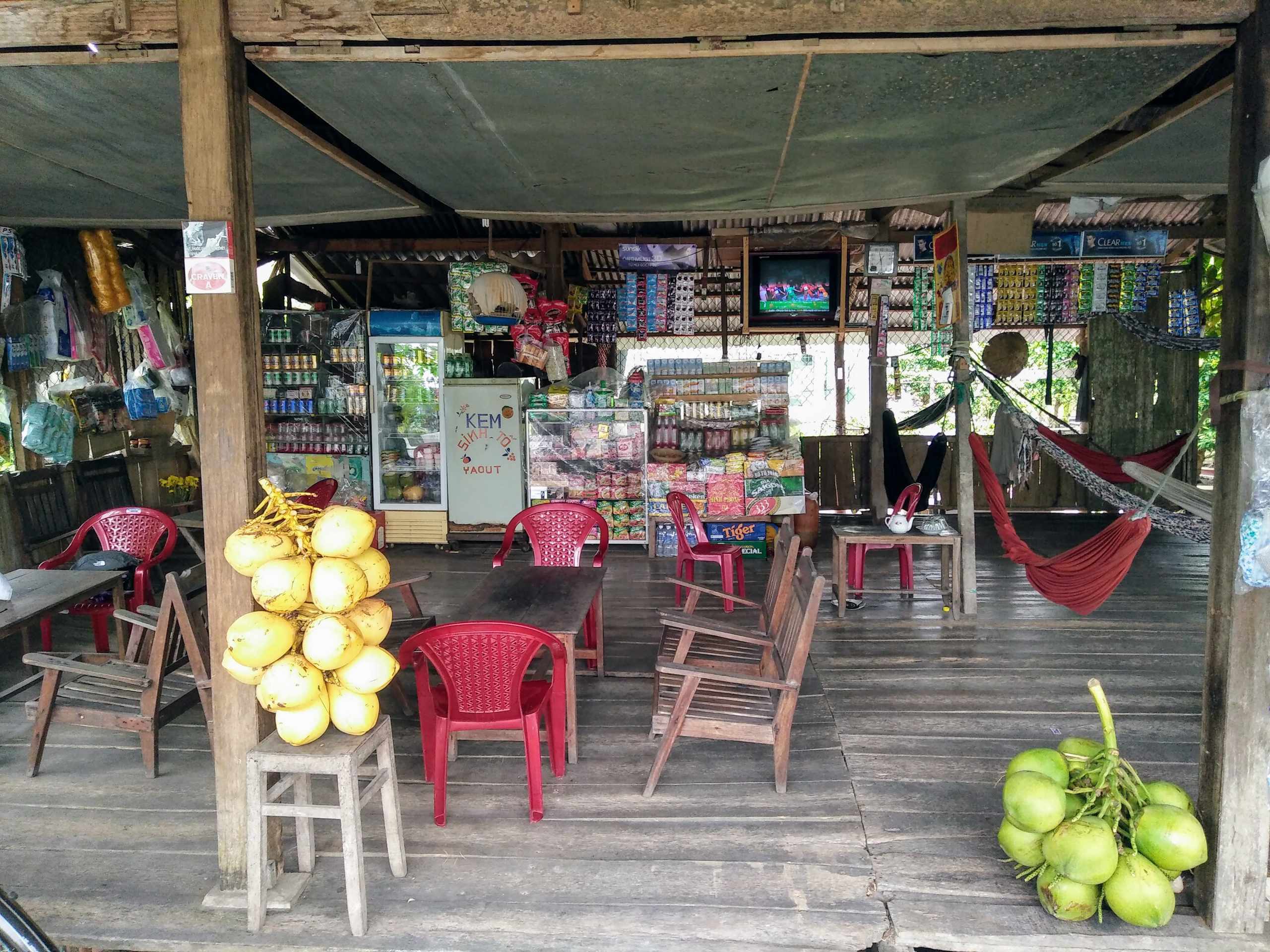 VIỆT NAM